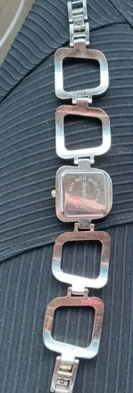 Sophie Vintage Ladies Quartz Watch with Silver-Tone Square-Link Bracelet
